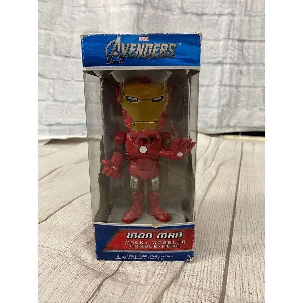 Funko Marvel Avengers iron man wacky wobbler bobble head